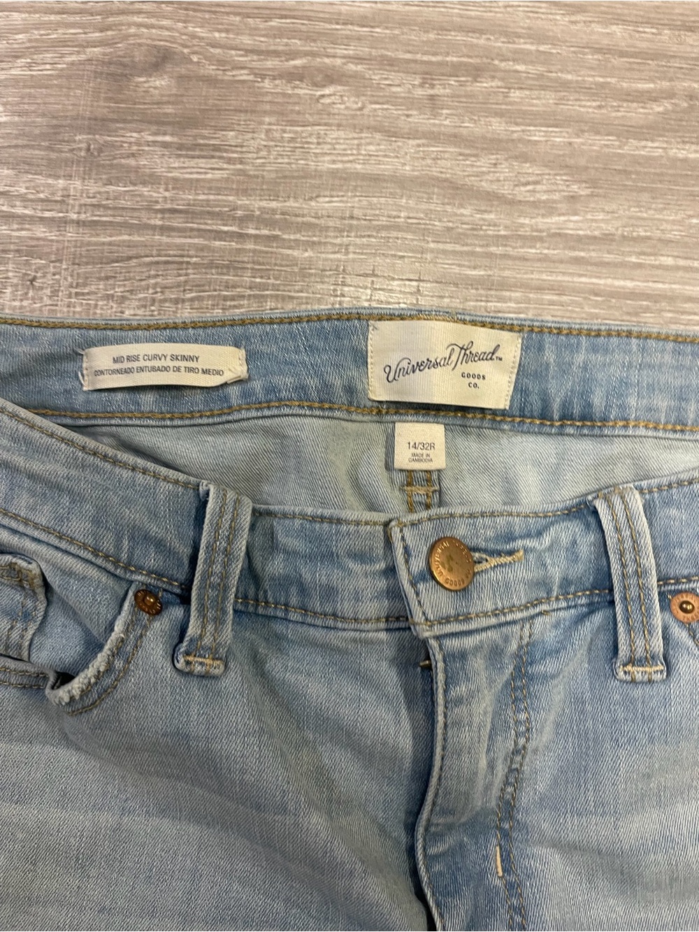 Universal Thread Mid Rise Curvy Skinny Jeans - Picture 2 of 3